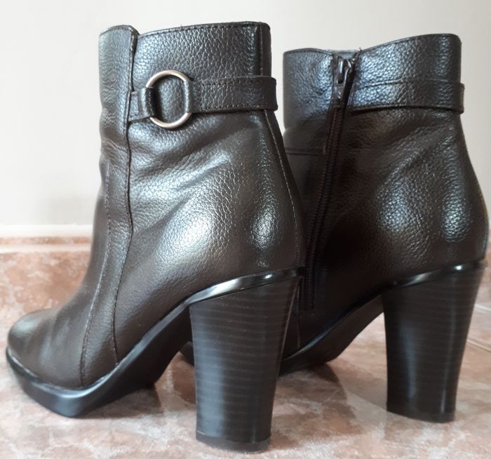 Boots à talon carré avec bride à boucle métallique - photo numéro 3