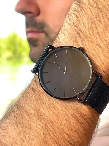 Montre Minimaliste Élégante