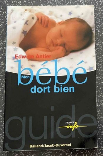 Bébé dort bien