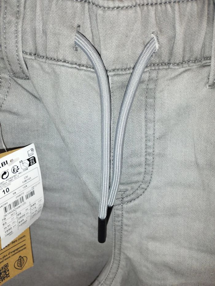 Jeans neuf - photo numéro 3