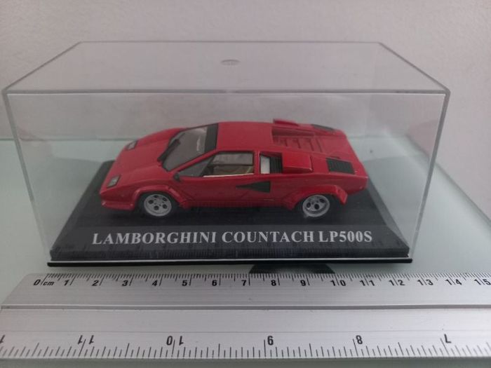 Voiture de collection lamborghini countach LP 500 s