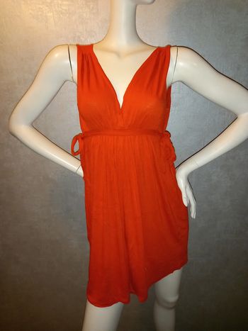 robe rouge resserrer sous la poitrine taille 40