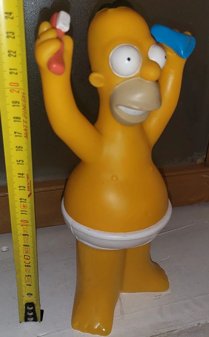 Grande figurine géante 25 Cm buste Homer Simpson en caleçon torse nu dans la salle de bain - photo numéro 2