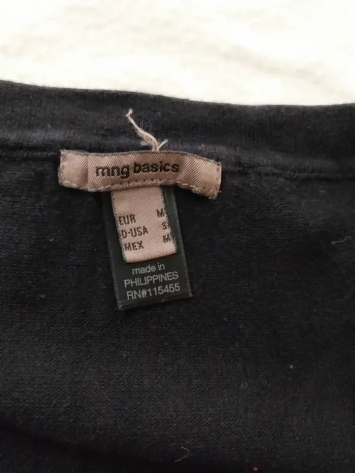 Pull noir Mango col V TM - photo numéro 3