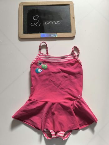 Maillot de bain jupette taille 2 ans en bon état