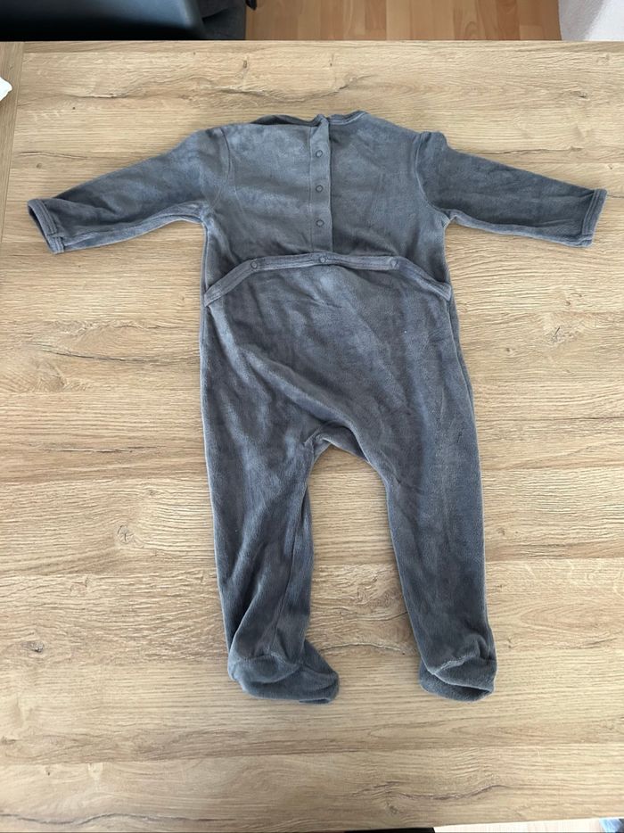 Pyjama en velours polaire gris mini costaud comme papa garçon taille 18 mois Kiabi - photo numéro 4