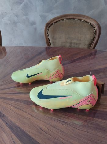 Crampons Nike T 37.5
