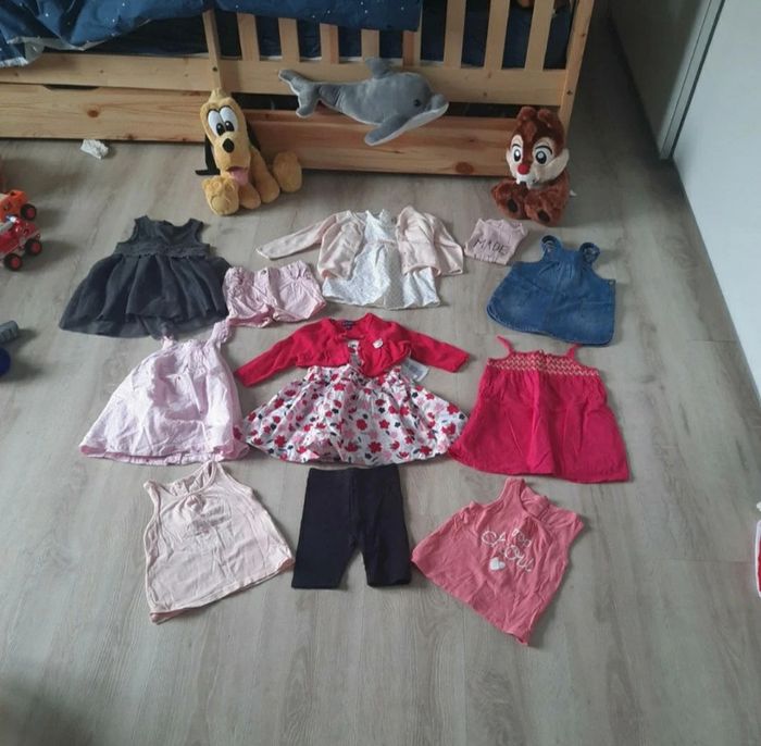 Lot de robes de marques diverses 9 mois neuves