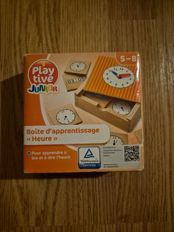 Boite d'apprentissage pour savoir lire l’heure en très bon état