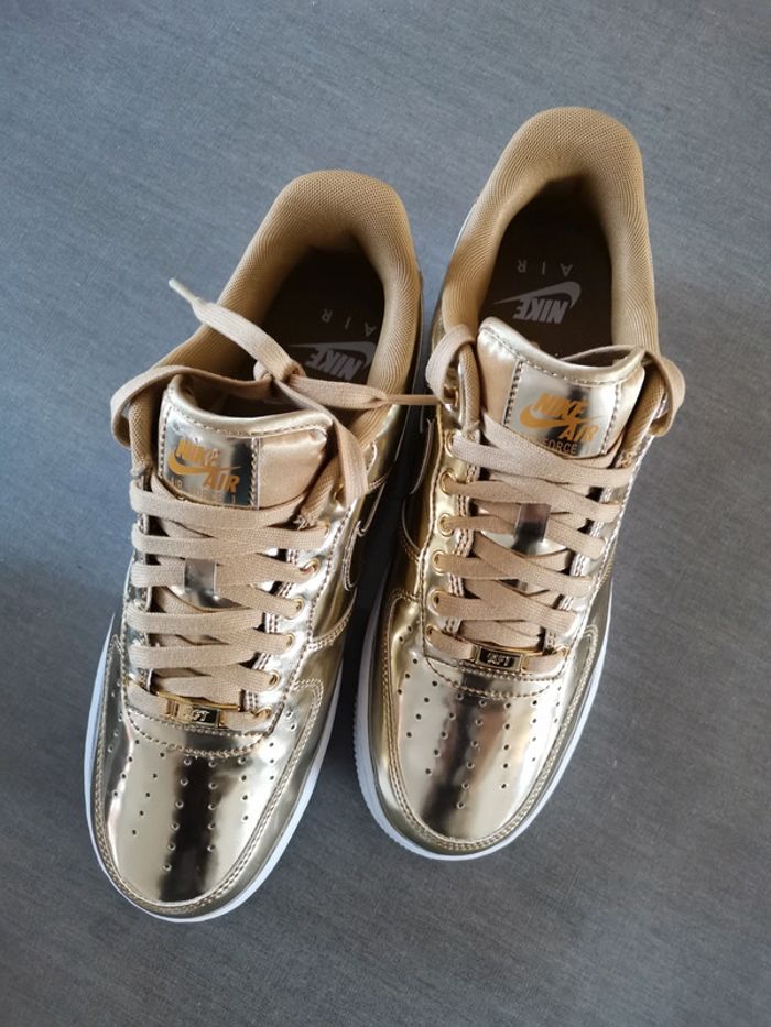 Magnifique basket Nike Air Force 1 metallic Gold Rare | pointure 42,5 - photo numéro 7