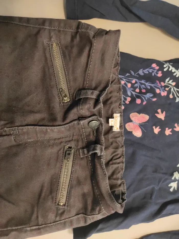 Lot 3 pantalons et 1 Tee shirt manches longues - photo numéro 9