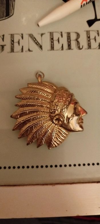 Pendentif et broche indien et soleil