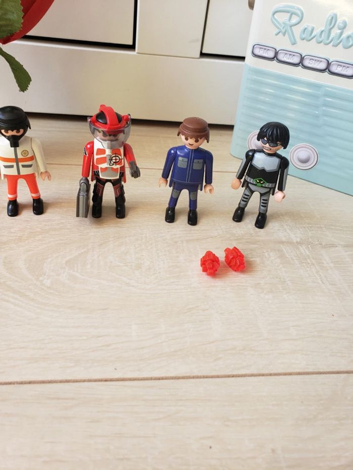 Lot de 4 personnages 🎀 playmobil 5€ - photo numéro 4