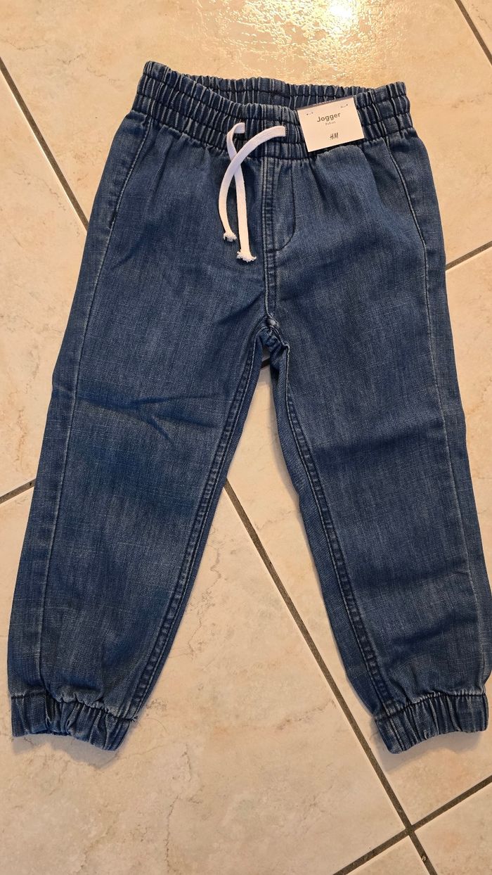 Neufs (non portés) 💙 sweat et jeans /jogger 3 ans garçon 💙 - photo numéro 4