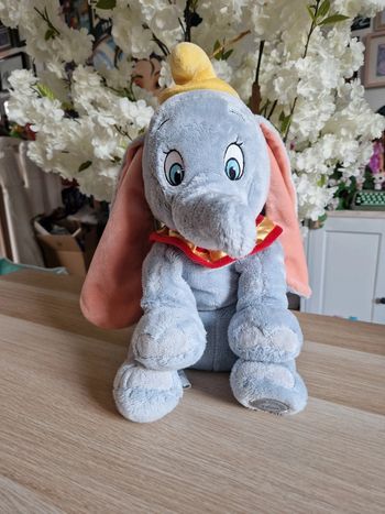Peluche disneyland disneystore dumbo