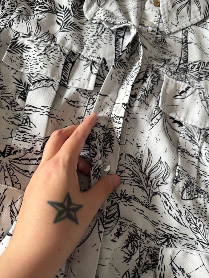 Chemise longue blanche ,imprimer palmiers avec ceinture (38) - photo numéro 4