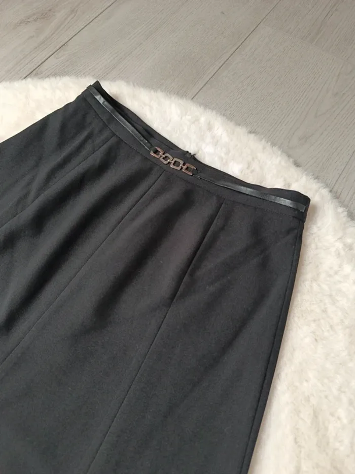 Jupe noire élégante Canda (C&A) taille 38/40 (midi) - photo numéro 2