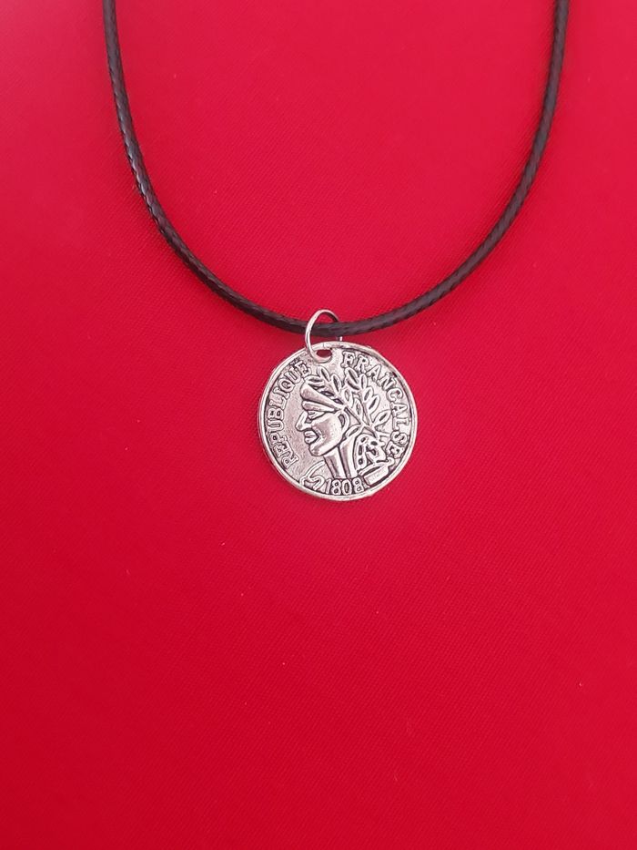 Collier cordon noir réglable piece de monnaie ancienne