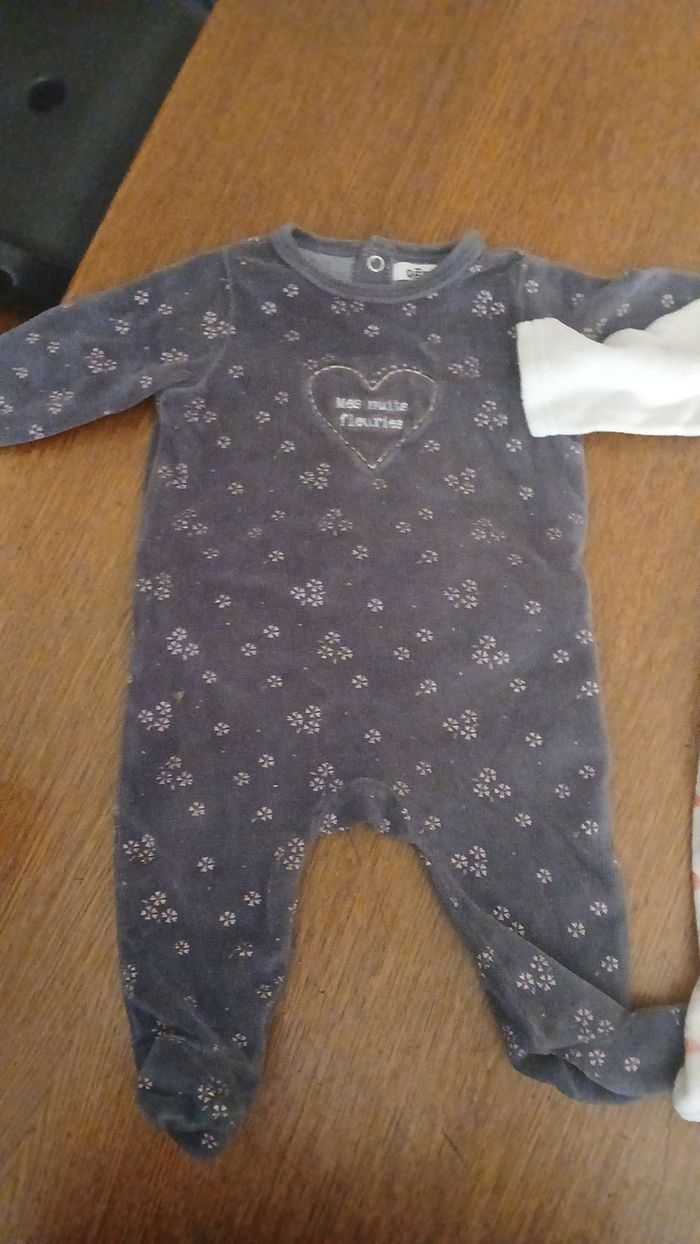 Lot de pyjamas bébé fille 3mois - photo numéro 2