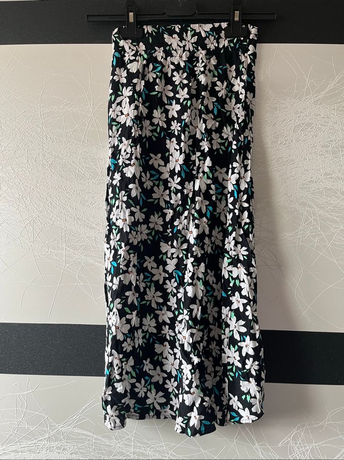 Jupe à fleur taille 34 XS - photo numéro 2