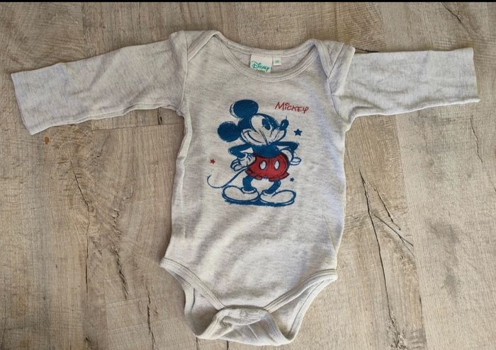 Lot bodies garçon 12 mois - photo numéro 2