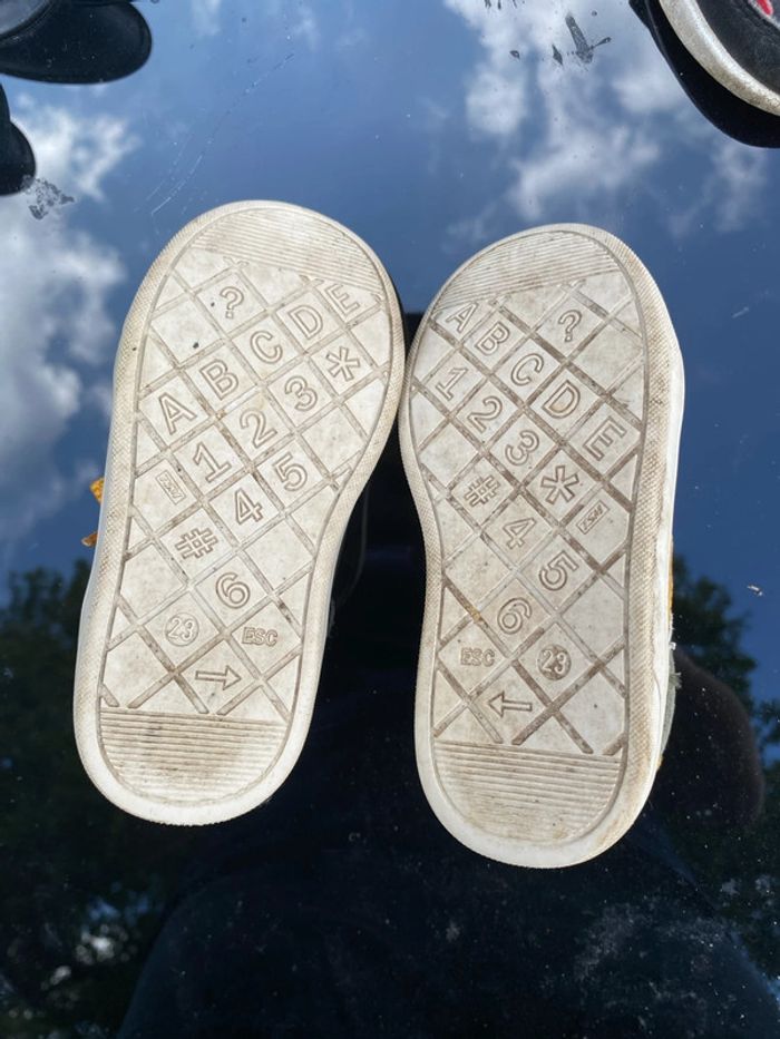 Chaussures enfants taille 23 - photo numéro 5