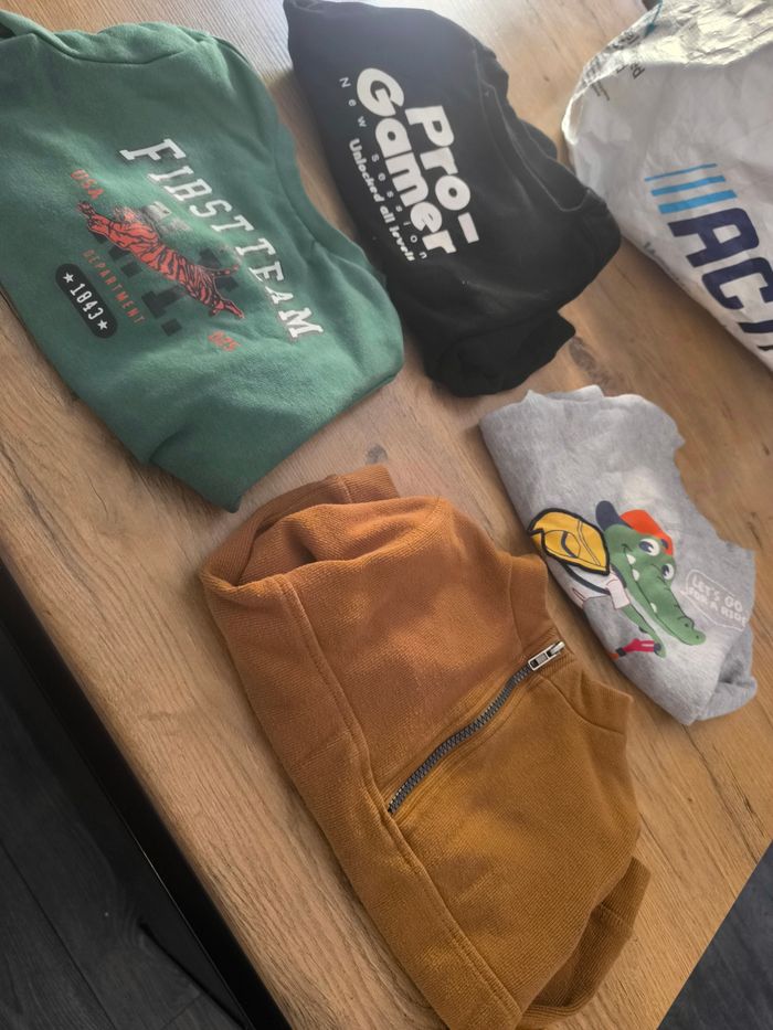 Lot de pull sweat shirt bébé garçon taille 3 ans