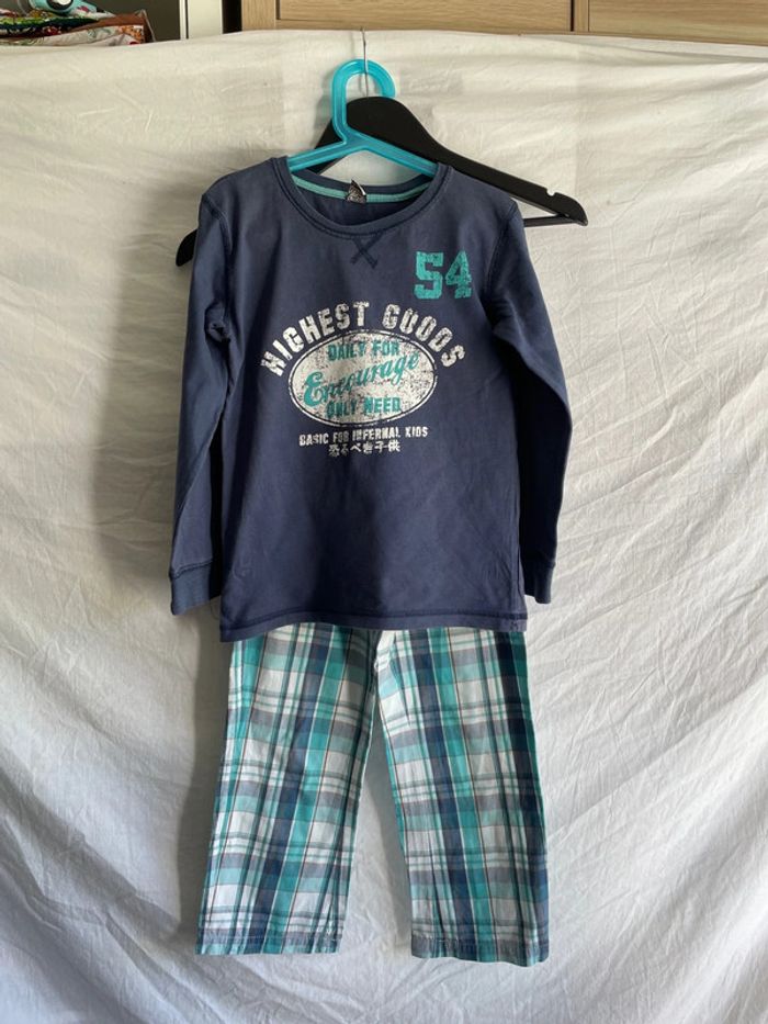 Pyjama 8 ans tape à l’œil