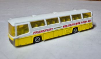 Bus vintage jaune Majorette Neoplan 1/87  modèle réduit métal