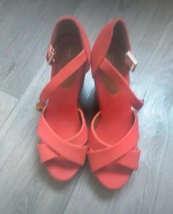 Chaussures compensées pour femme taille 36 couleur rouge