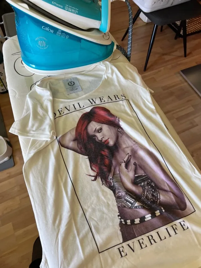 T-shirt Rihanna - photo numéro 2