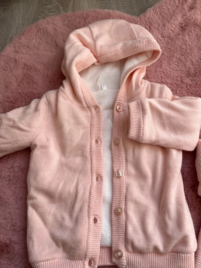 2 gilets rose hiver fourré bébé fille 6 mois - photo numéro 2