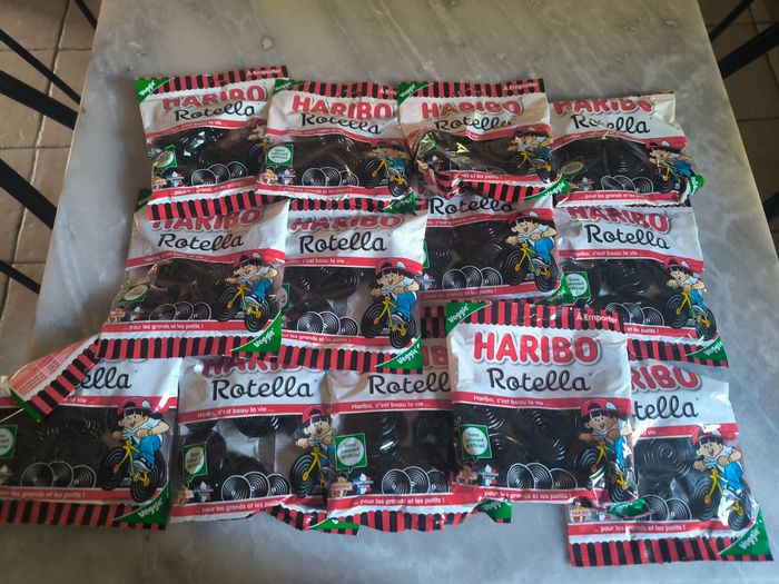 Lot de 13 paquets de rotella date courtes