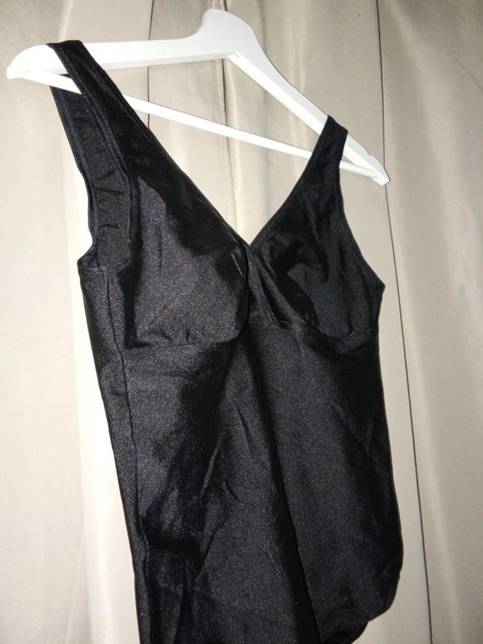 Maillot de bain noir col V taille 42 - photo numéro 2
