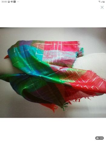 écharpe  multicolore  brillante  et franges  très bon état