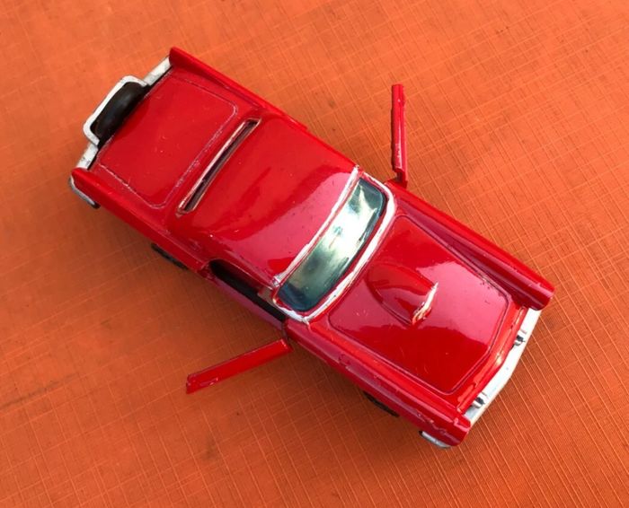 Voiture miniature Ford Thunderbird (1956) - photo numéro 4