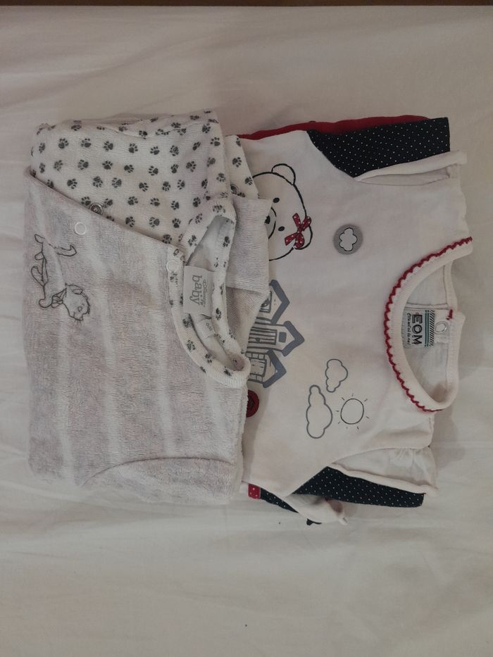 Lot de 8 pyjamas fille taille 6 mois. - photo numéro 2