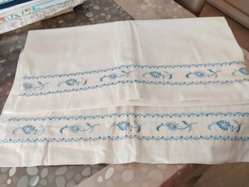 Lot de deux taies de traversins une personne linge ancien
