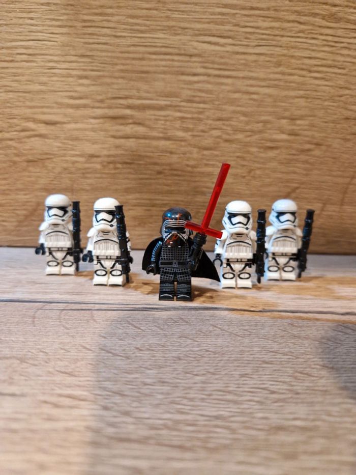 Figurines type lego Sith Kylo Ren + 4 stormtroopers star wars