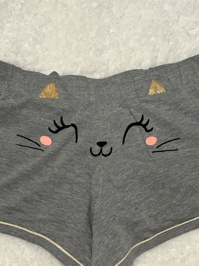 Short chat - photo numéro 4