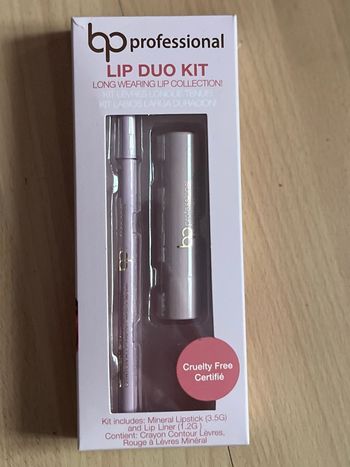 Rouge à lèvres et crayon à lèvres