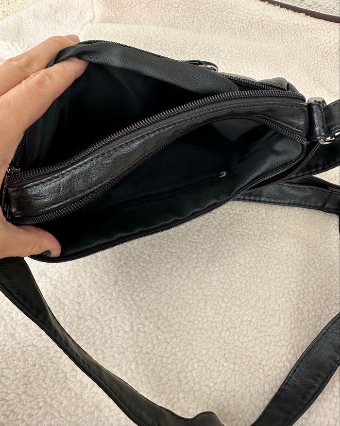 Sac à main noir cuir synthétique plusieurs poches - photo numéro 7