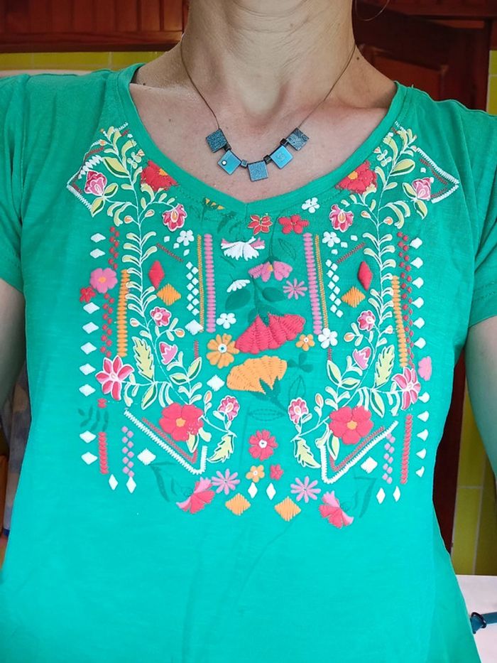 T-shirt femme vert épaules ouvertes - photo numéro 8