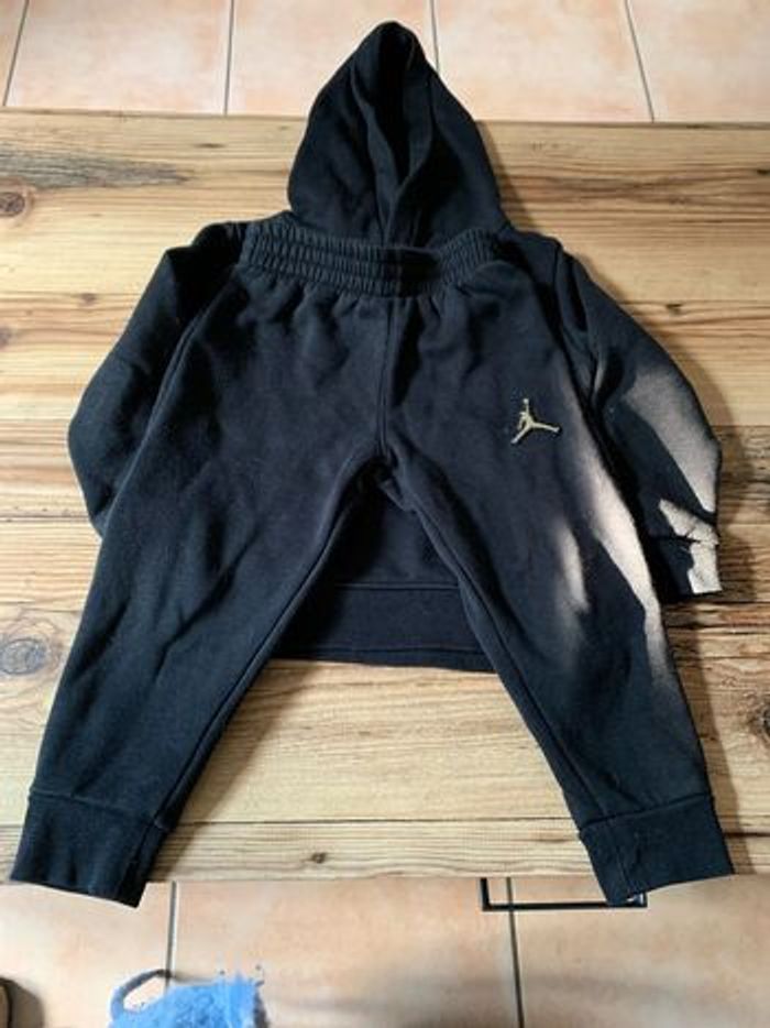 Ensemble jogging - photo numéro 2