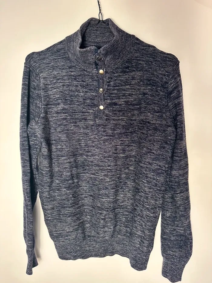 Pull col roulé bleu marine