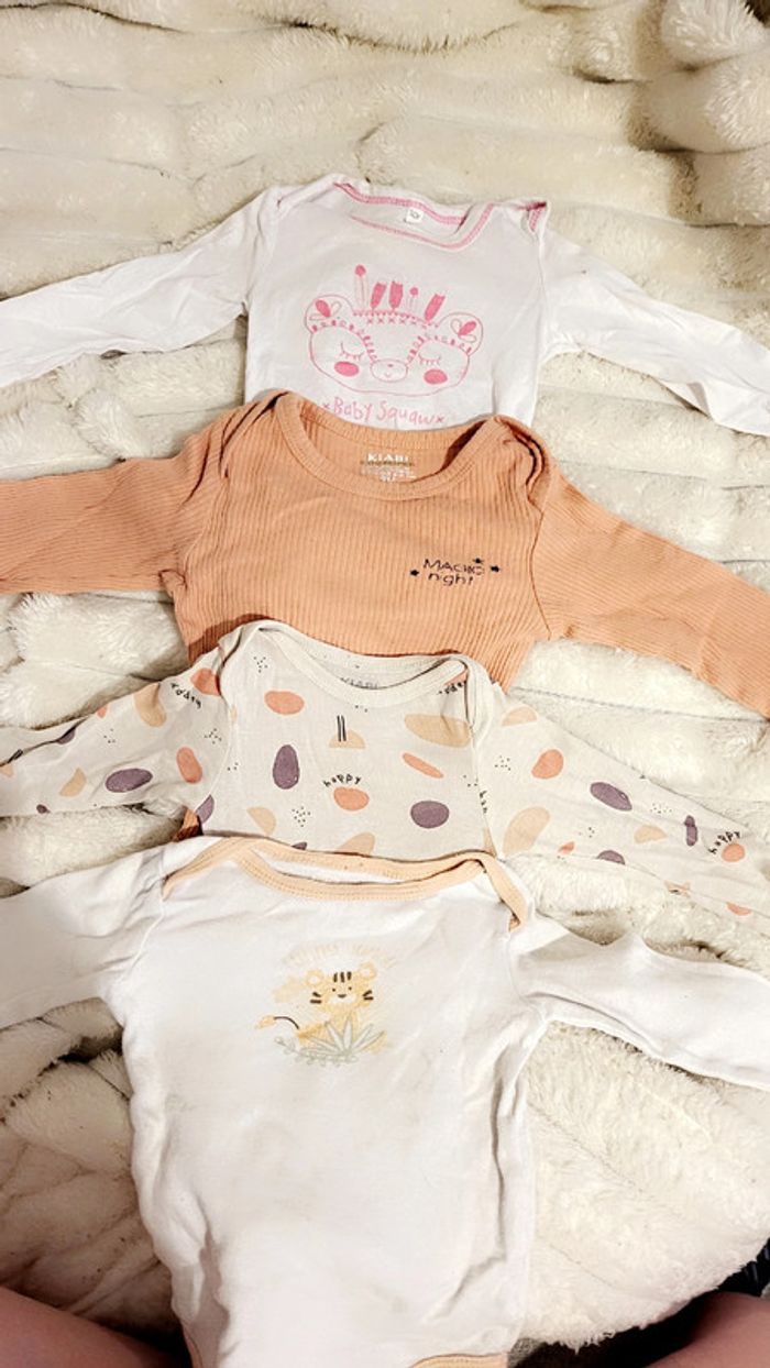 Lot 19 bodies 9 mois - photo numéro 2