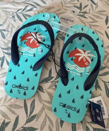 Tongs claquettes Okaidi taille 29 30 neuves