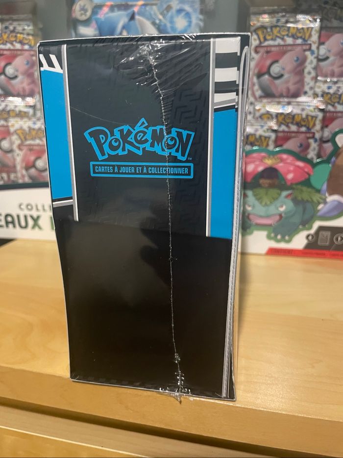 Pokémon ETB EV 10.5 Foudre Noire FR Scellé - photo numéro 3