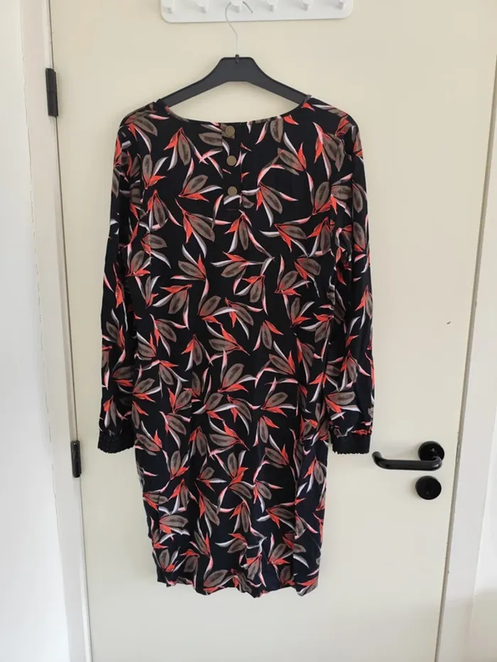 Lot de 2 robes d'été manches longues Sandwich 40 comme neuves - photo numéro 5