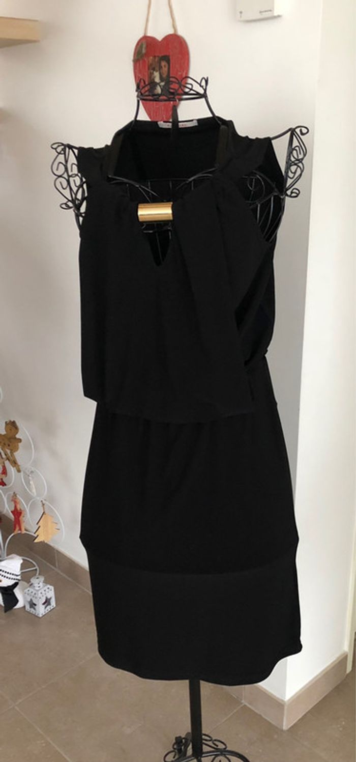 Robe noire - photo numéro 3